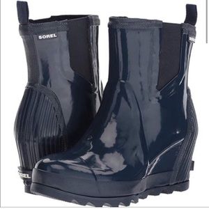 SOREL Joan Rain Boot Wedges Chelsea Gloss